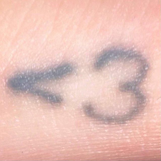 Cover of Меньше чем три