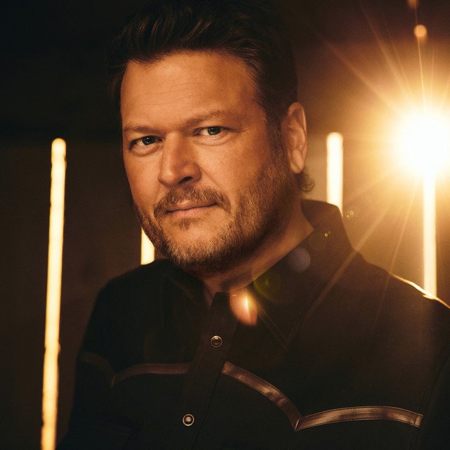 Photo of Blake Shelton