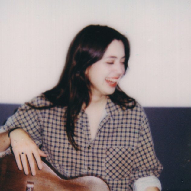 Photo of Lizzy McAlpine